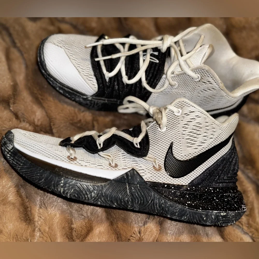 Nike Kyrie 5 Oreo - AO2918-100 Men’s US 8
